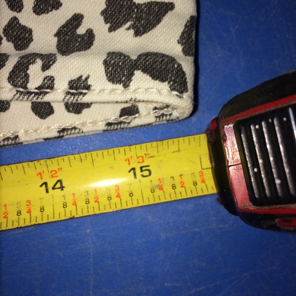 Guess Leopard Shorts - Picture 7 of 7